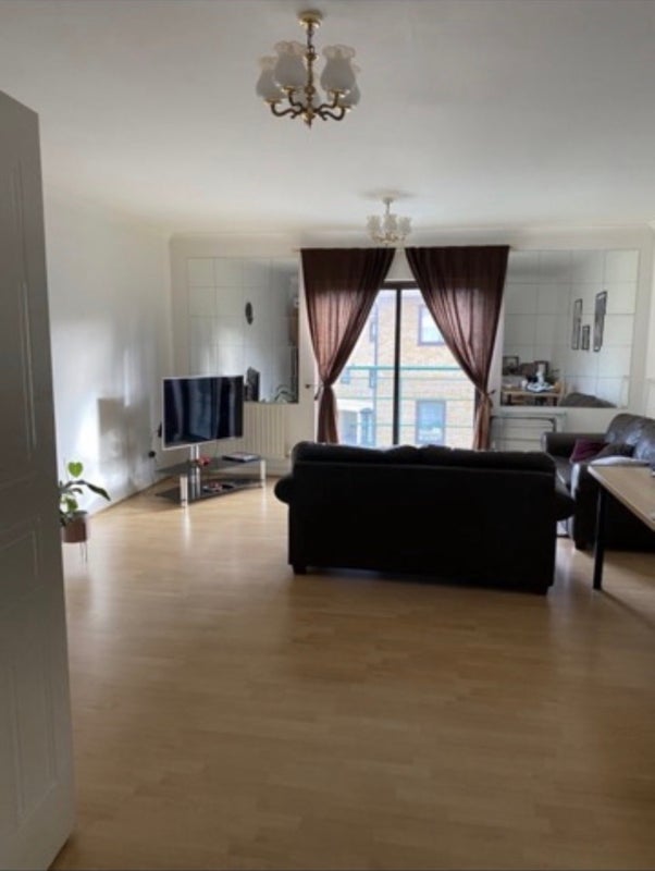 Room Plover Way in Greater London