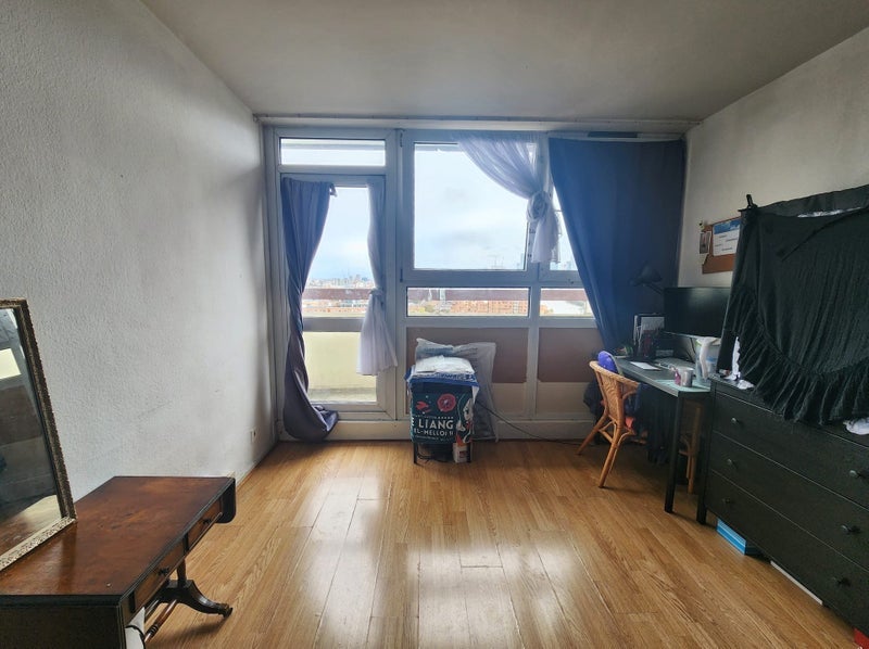 Room Glamis Road in Greater London