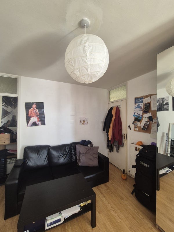 Room Glamis Road in Greater London