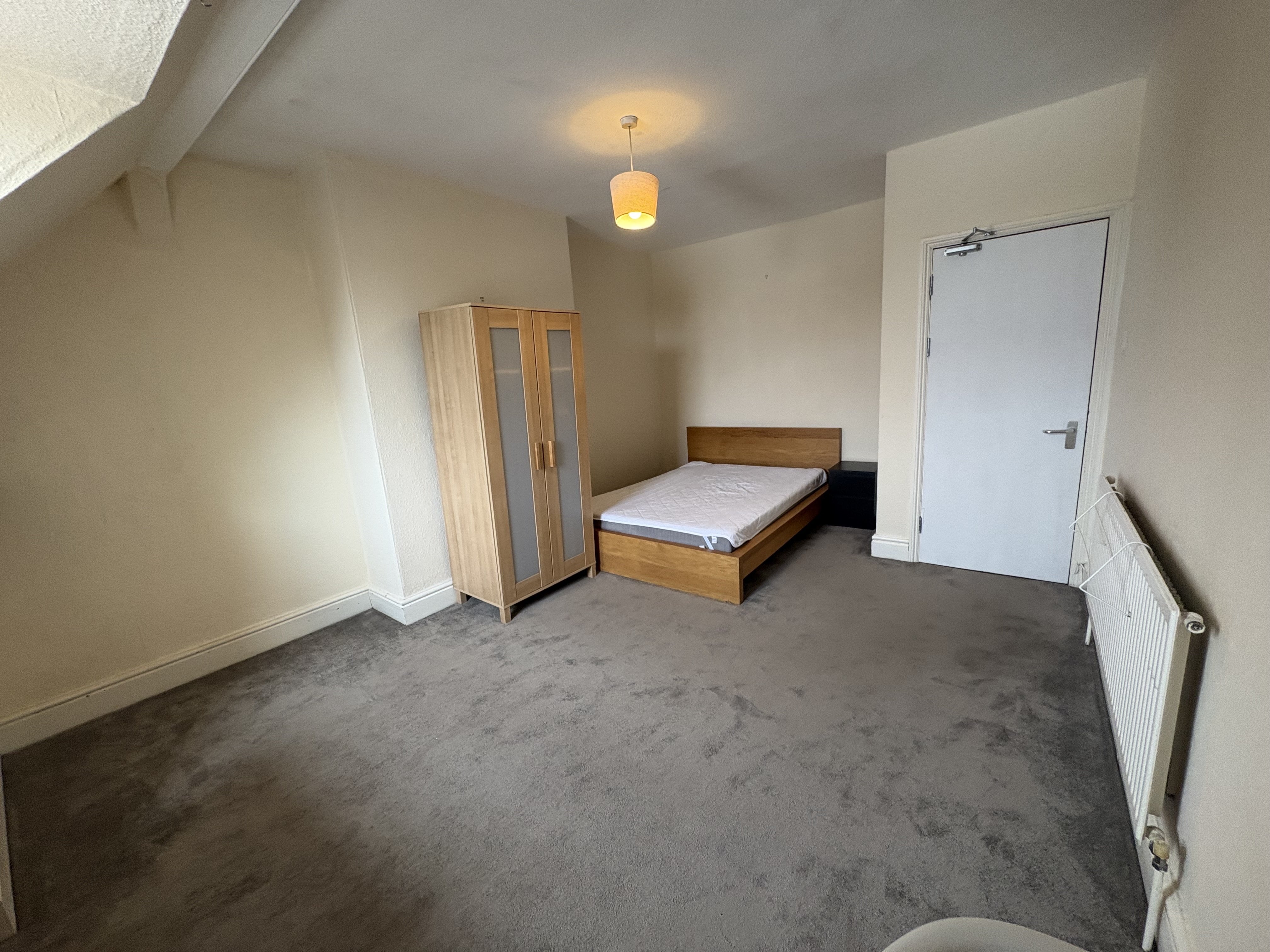 Flat Henleaze Road in Bristol