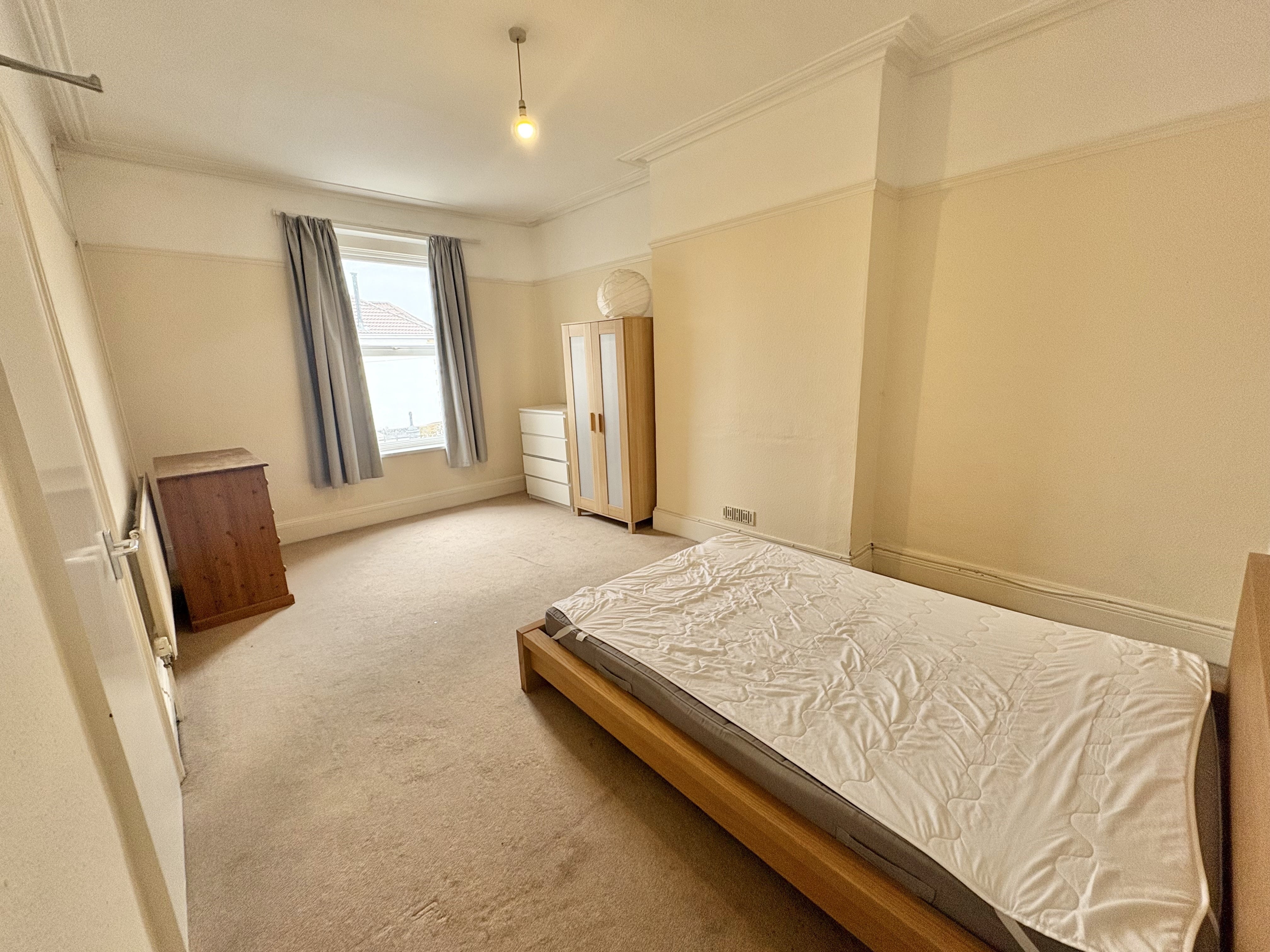 Flat Henleaze Road in Bristol