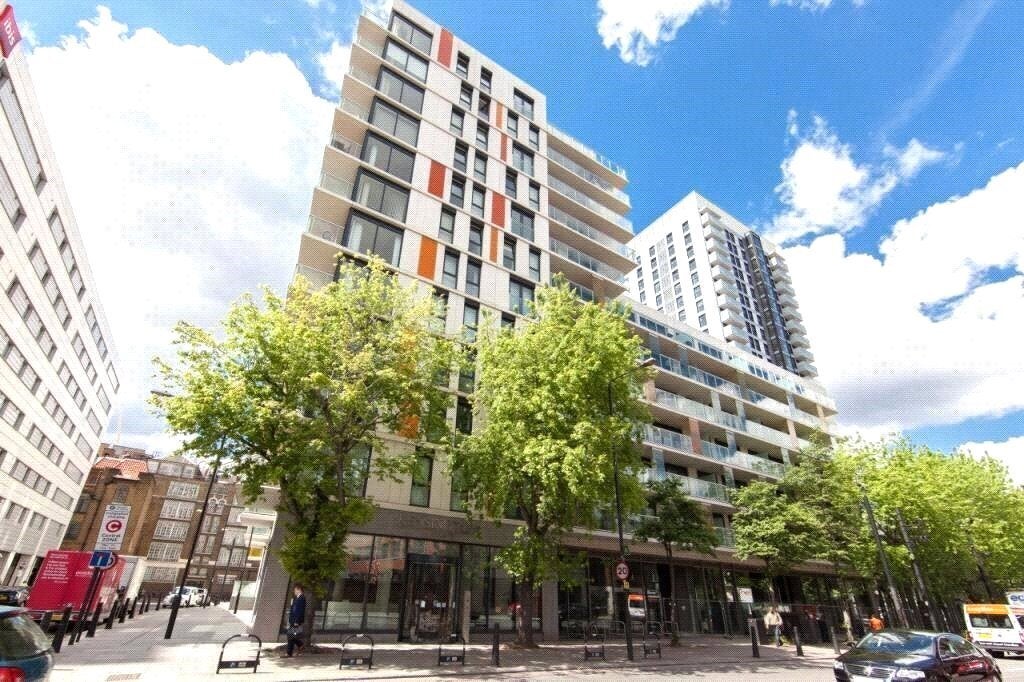 Flat Commercial Street in Greater London