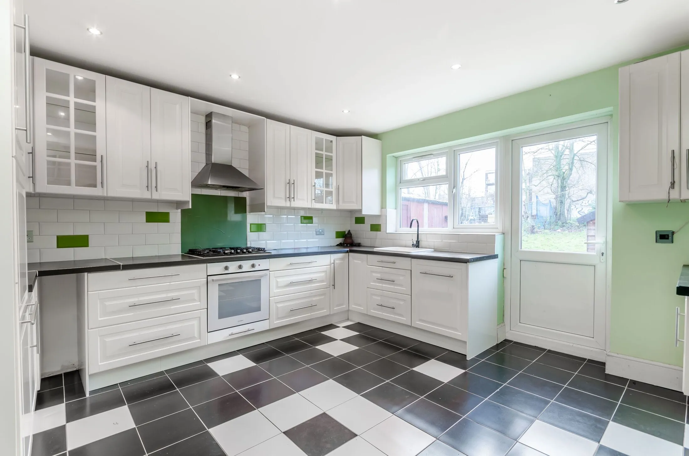 House Farm Avenue in Greater London