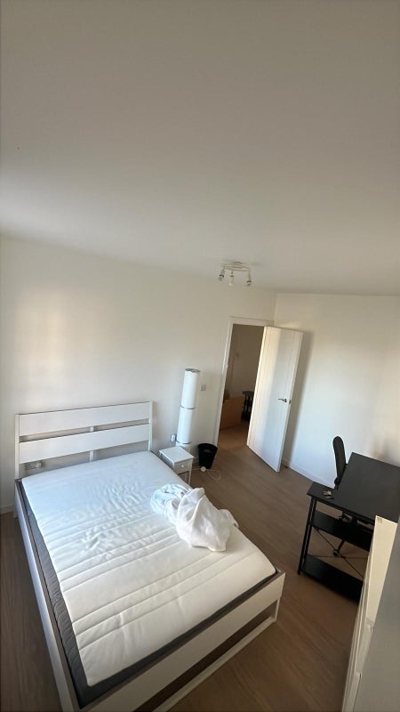 Room Dolland Street in Greater London