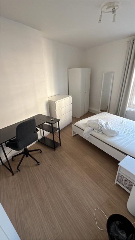 Room Dolland Street in Greater London