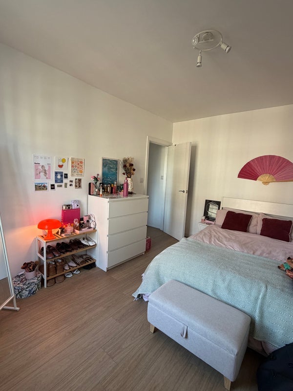Room Dolland Street in Greater London