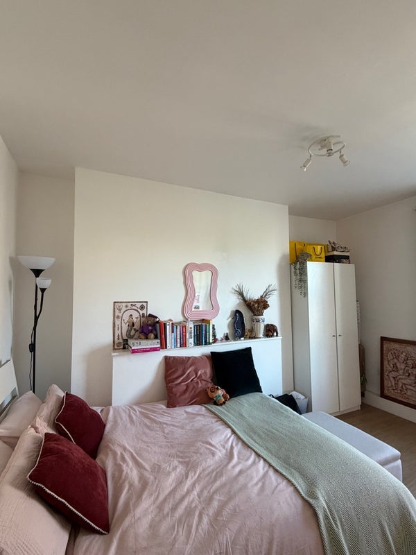 Room Dolland Street in Greater London