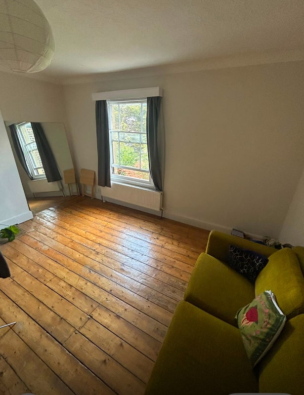 Room Trinity Road in Greater London