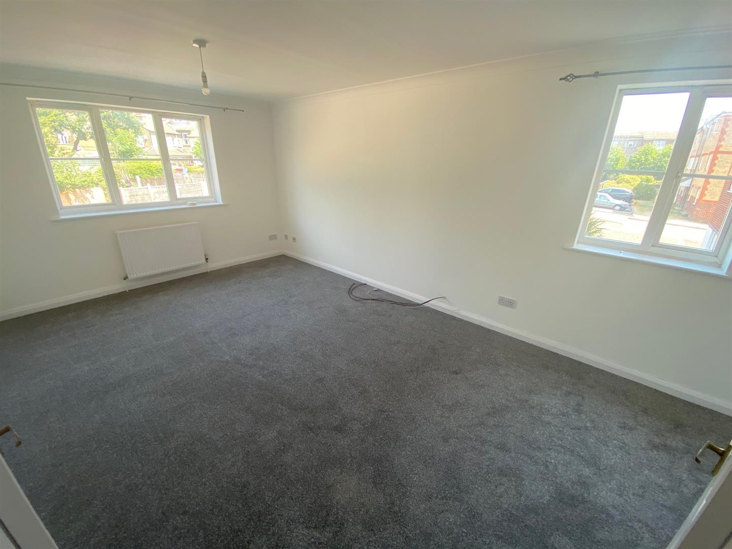 Flat South Street in Greater London