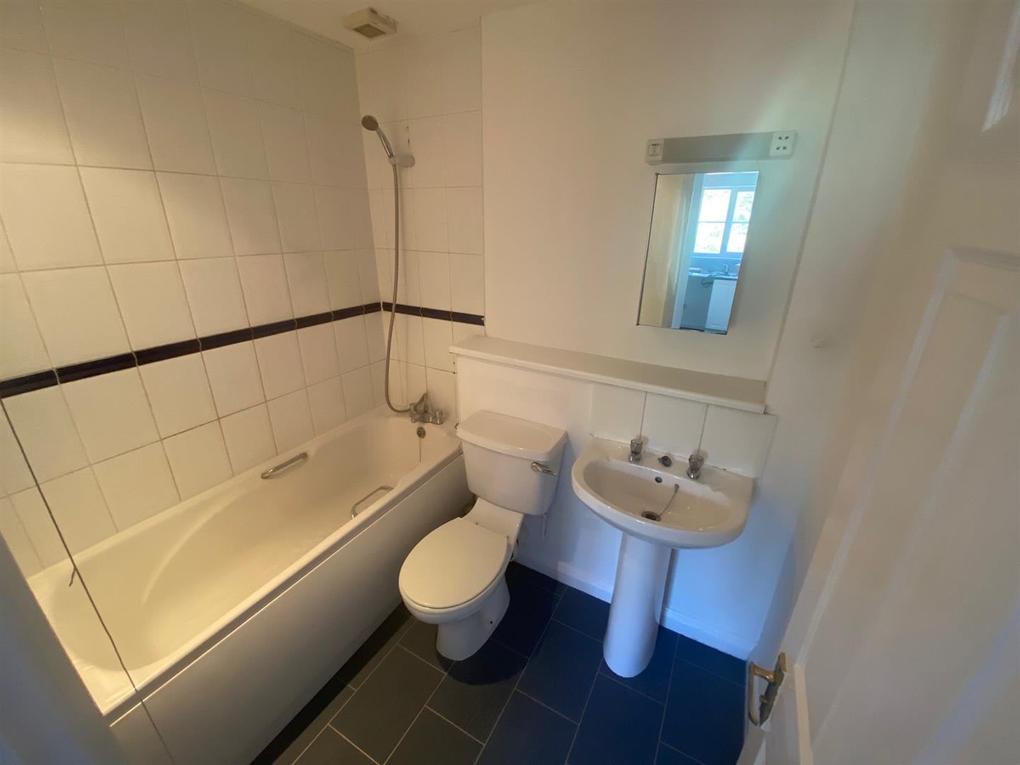 Flat South Street in Greater London