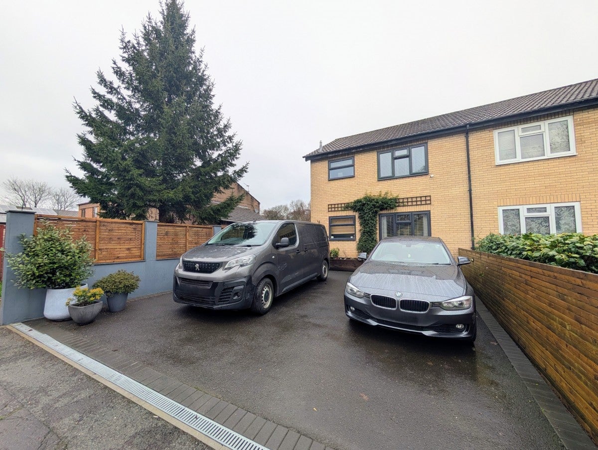 House Wingate Drive in Cardiff