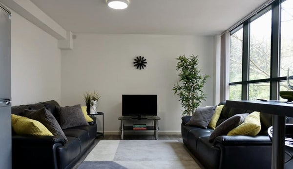 Flat Scott Hall Walk in Leeds