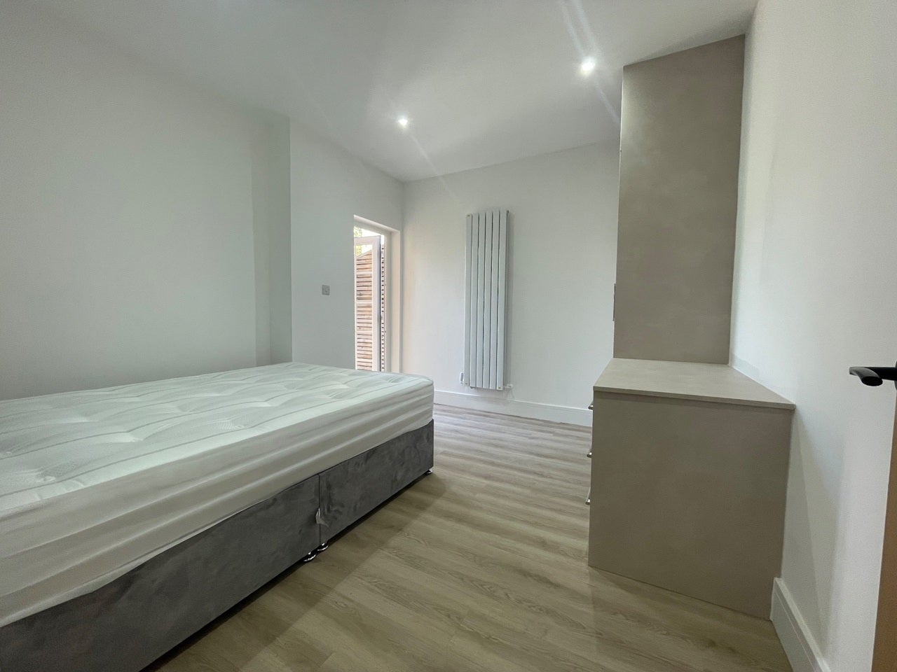 Flat Clapham Manor Street in Greater London