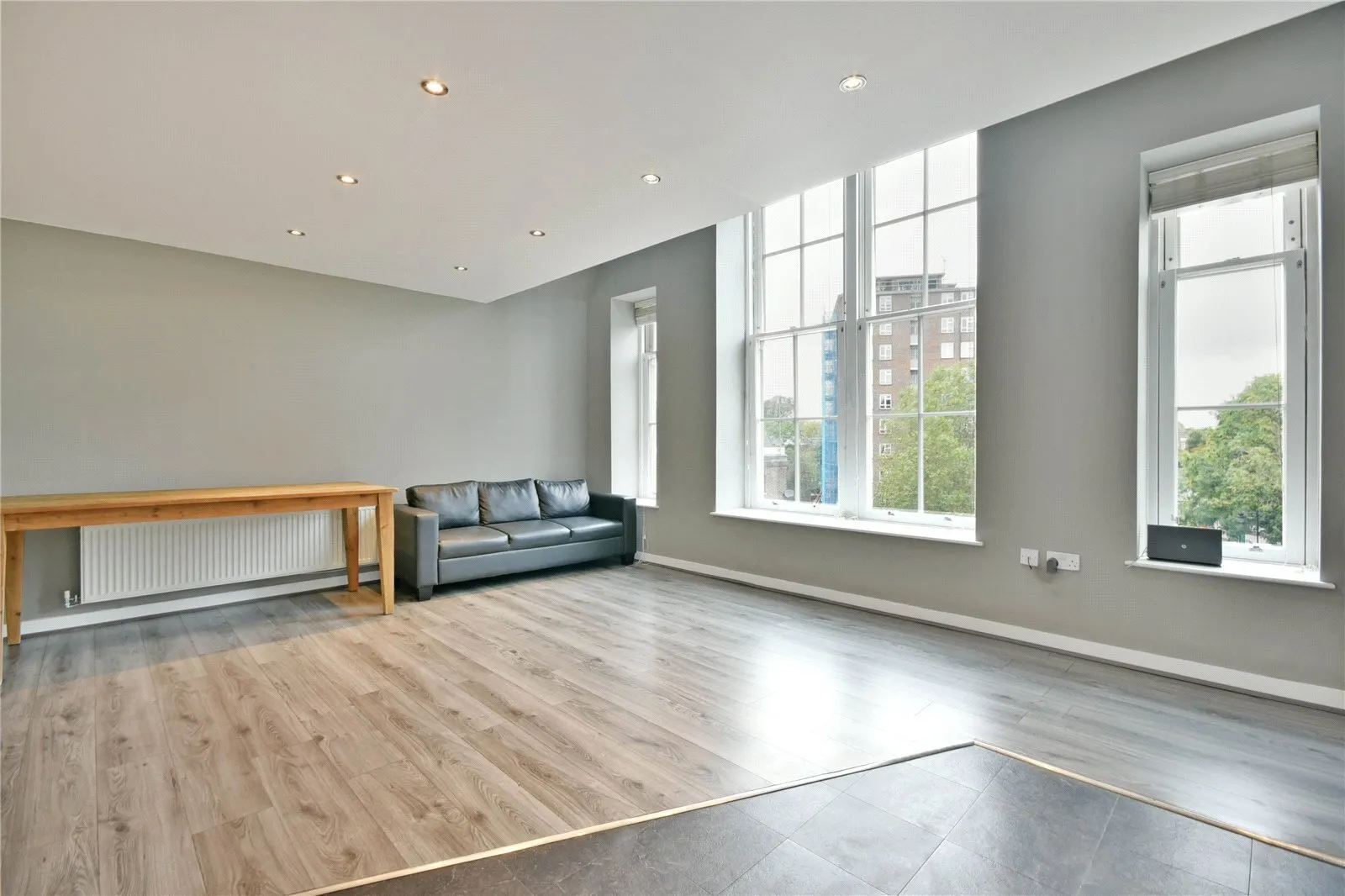 Flat Shepperton Road in Greater London