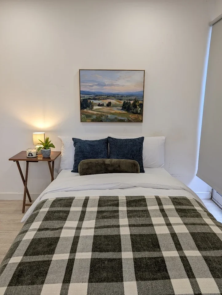 Flat Blackthorn Avenue in Greater London