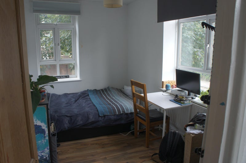 Room Homerton Road in Greater London
