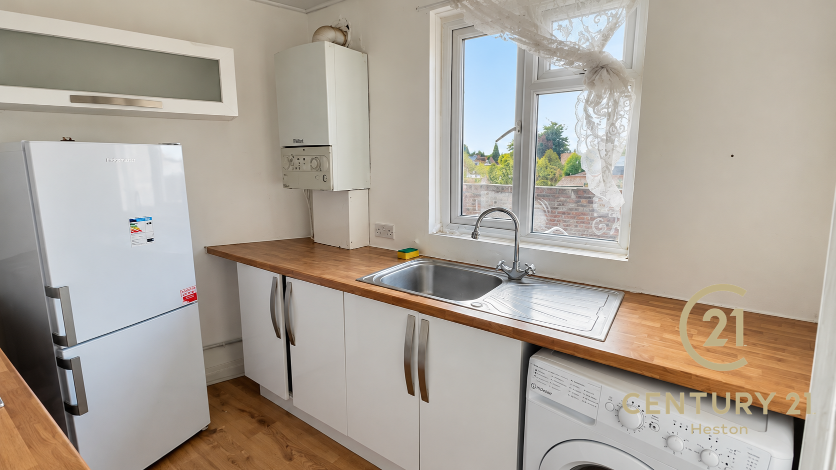Flat Heston Road in Greater London