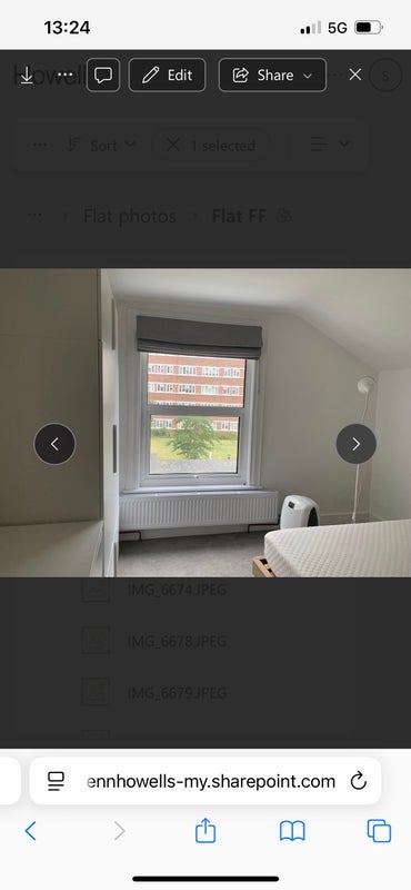 Room Ellerslie Square in Greater London