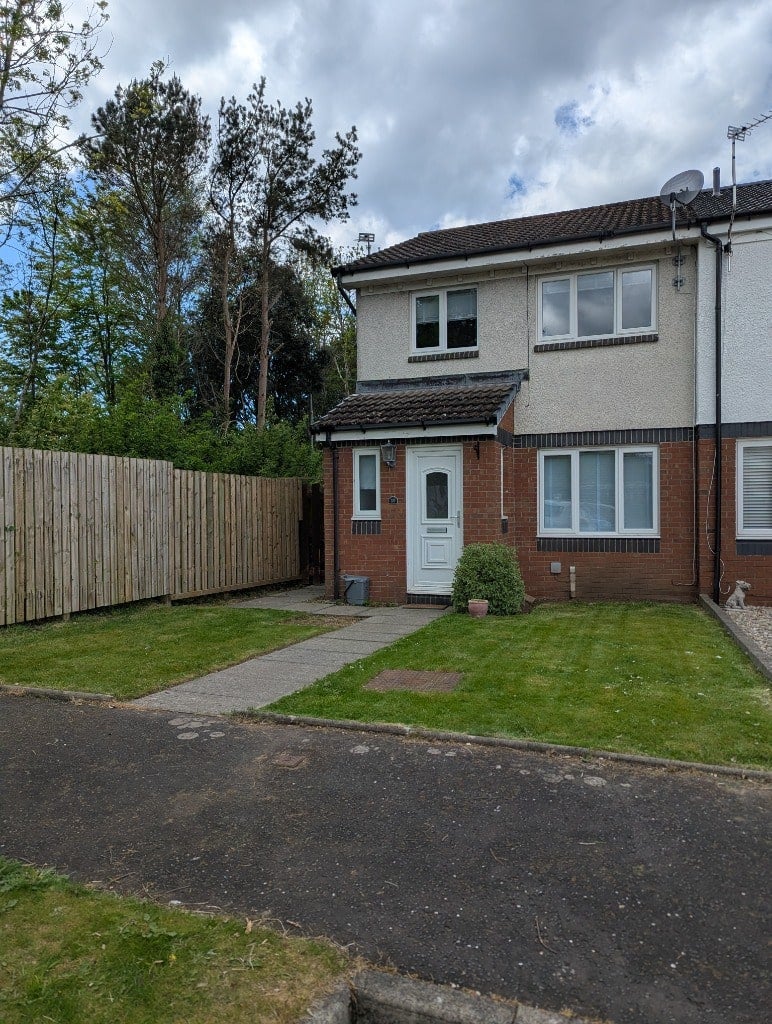House Nisbet Drive in Prestwick