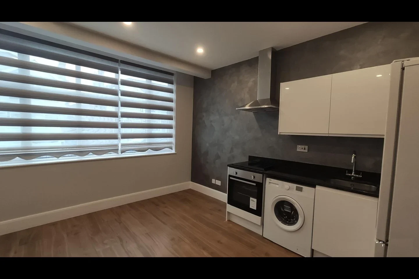 Flat Branksome Avenue in Greater London