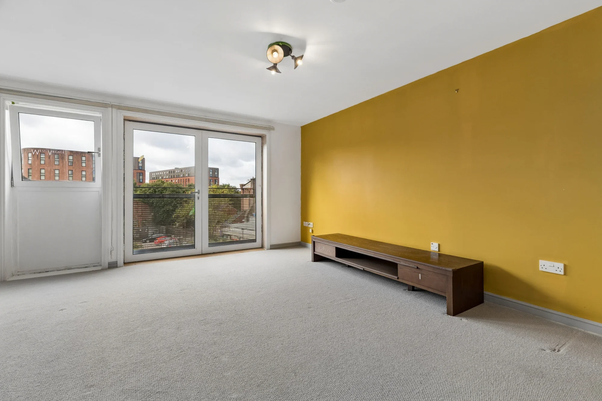 Flat Dumbarton Road in Glasgow