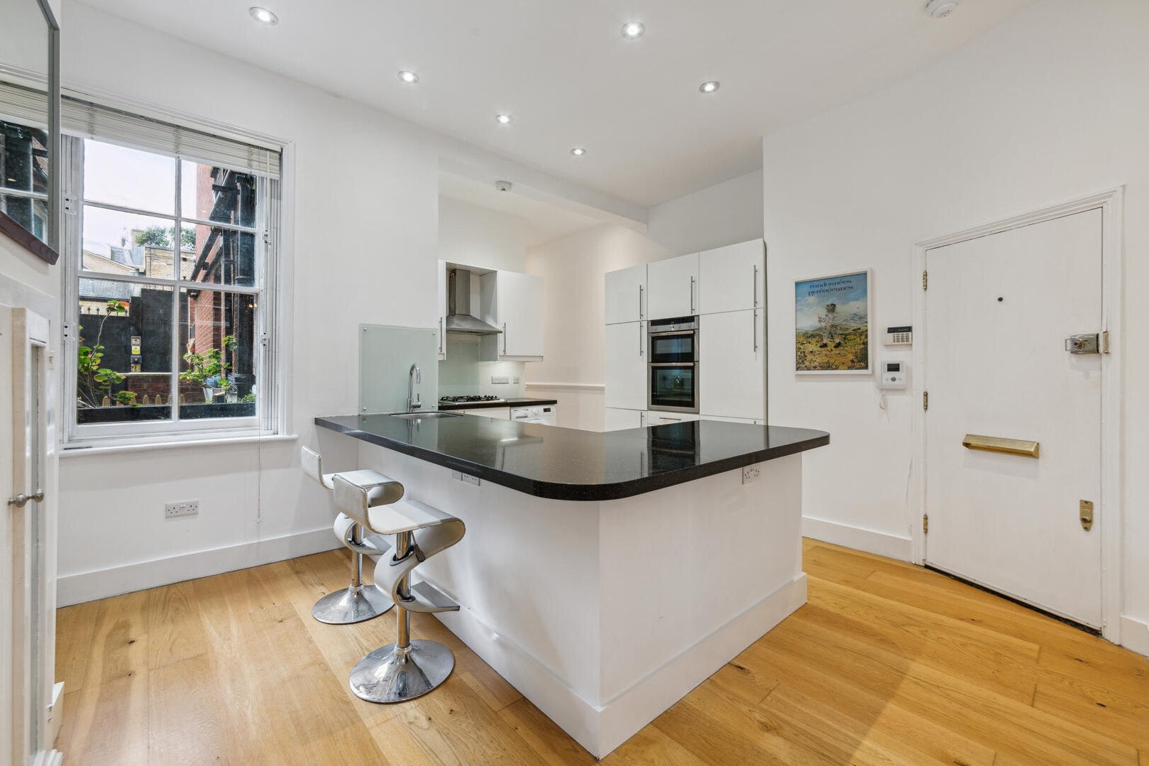 Flat Lawrence Street in Greater London