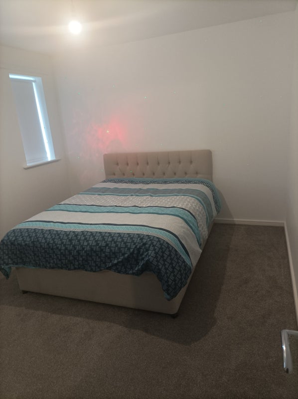 Room Crescent Road in Farnworth