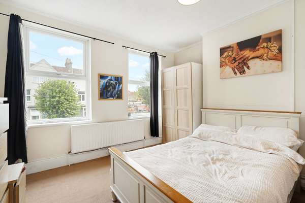 Flat Stanford Road in Greater London