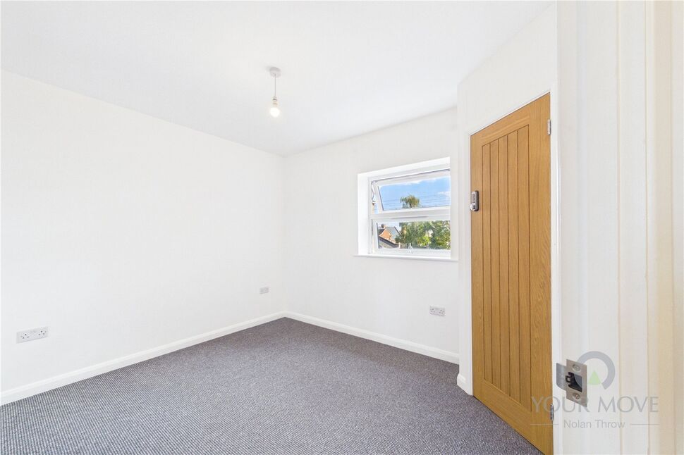 Flat Cyril Street in Northampton