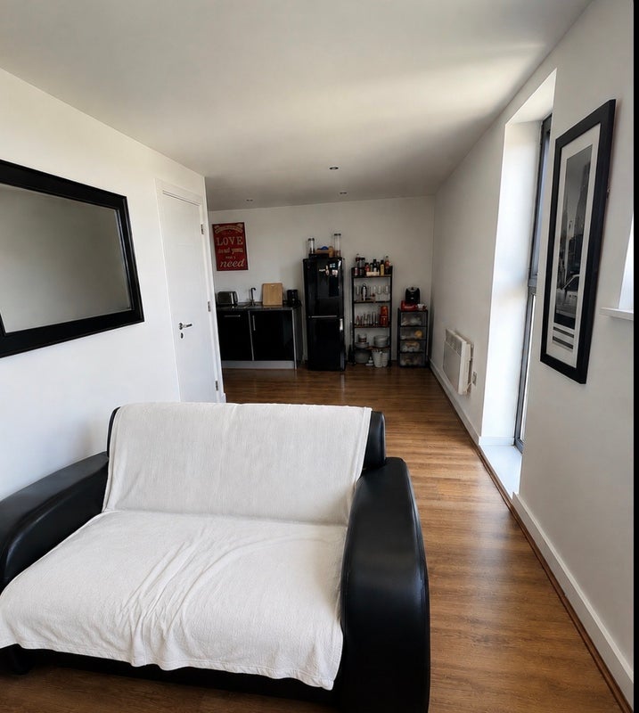 Room Hulme High Street in Manchester