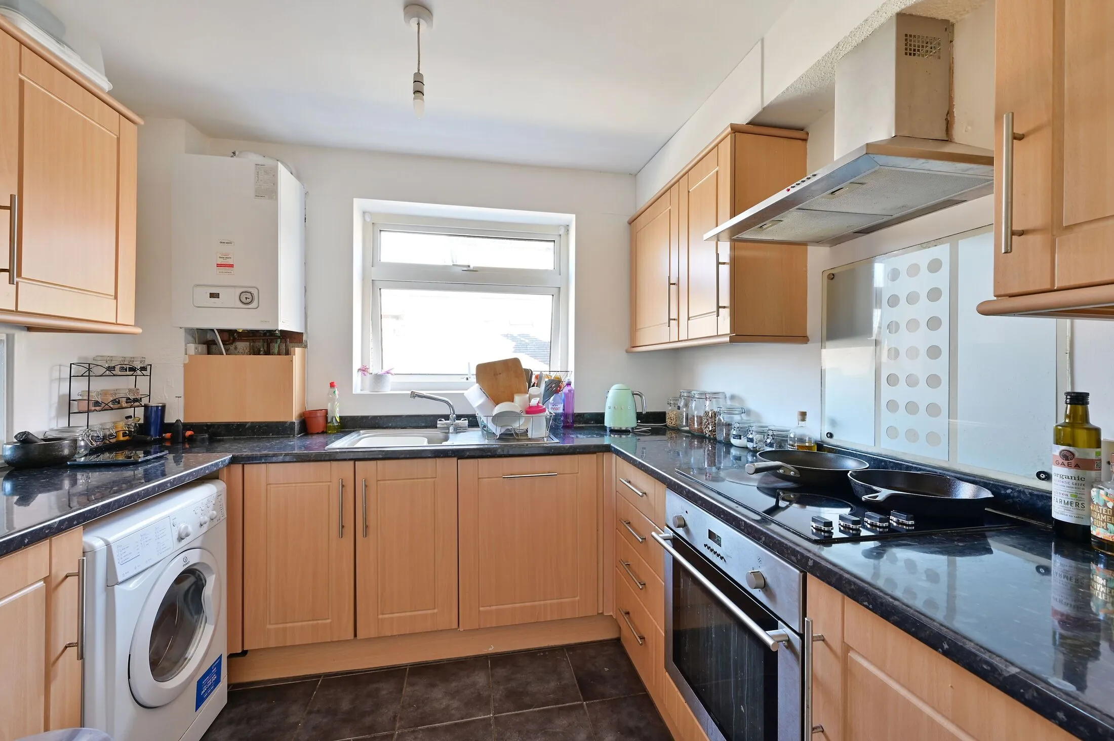 Flat Hartfield Road in Greater London