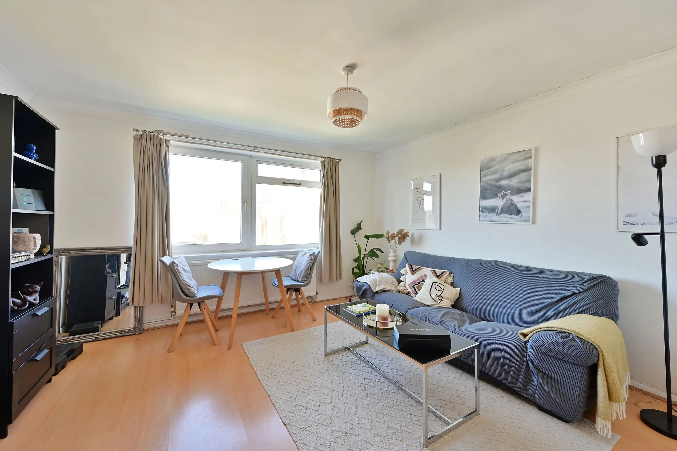 Flat Hartfield Road in Greater London