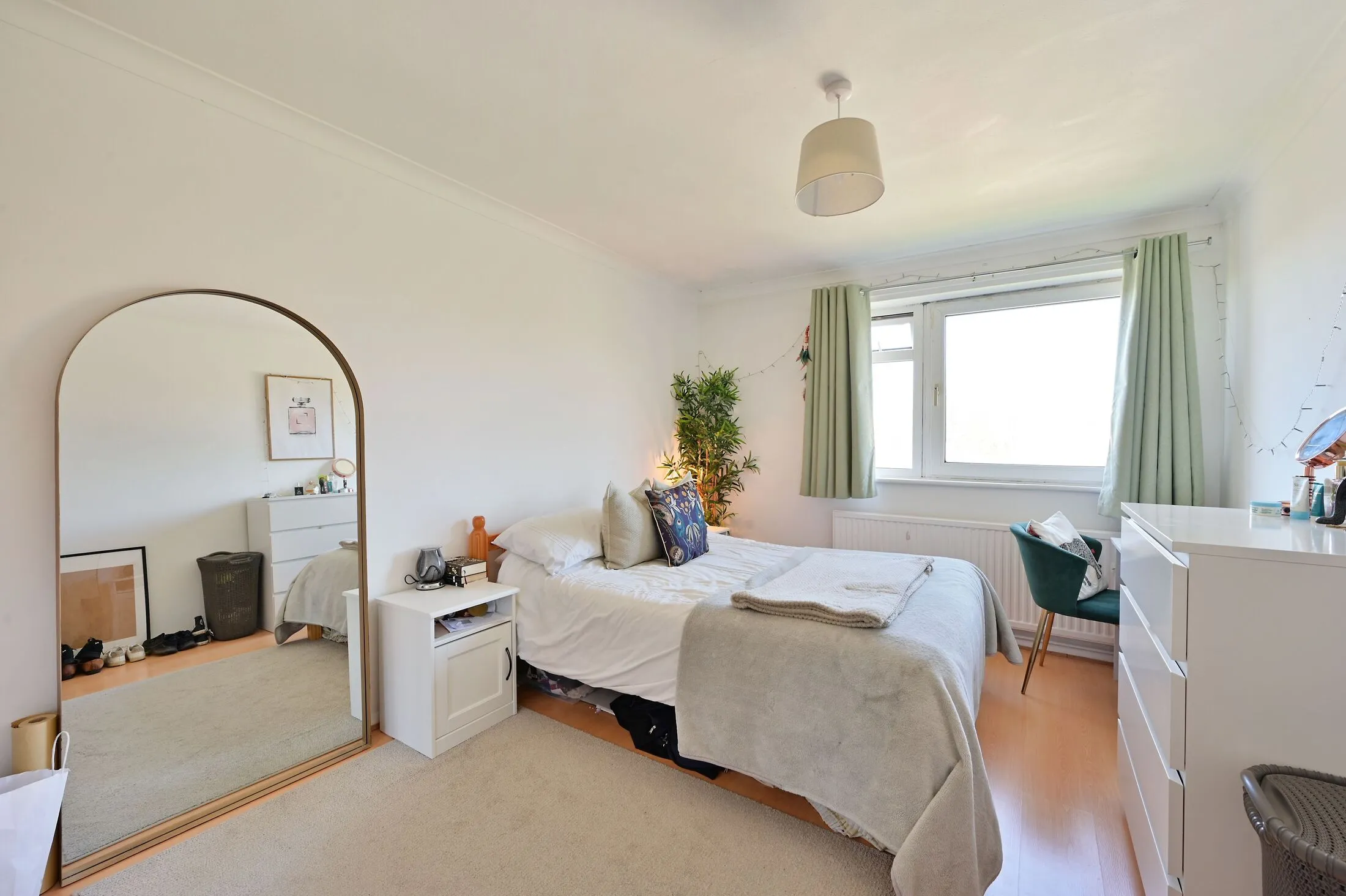 Flat Hartfield Road in Greater London