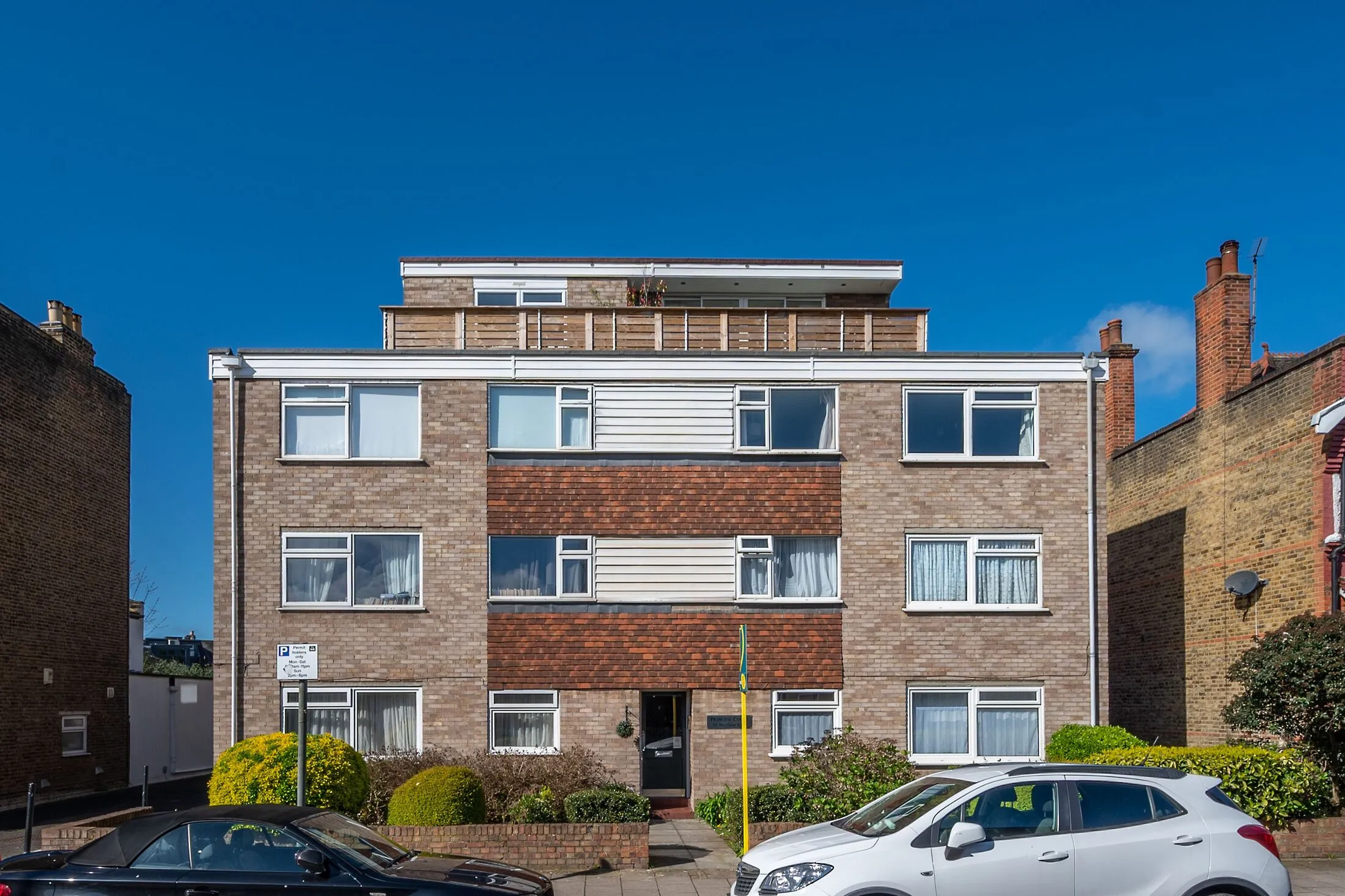 Flat Hartfield Road in Greater London