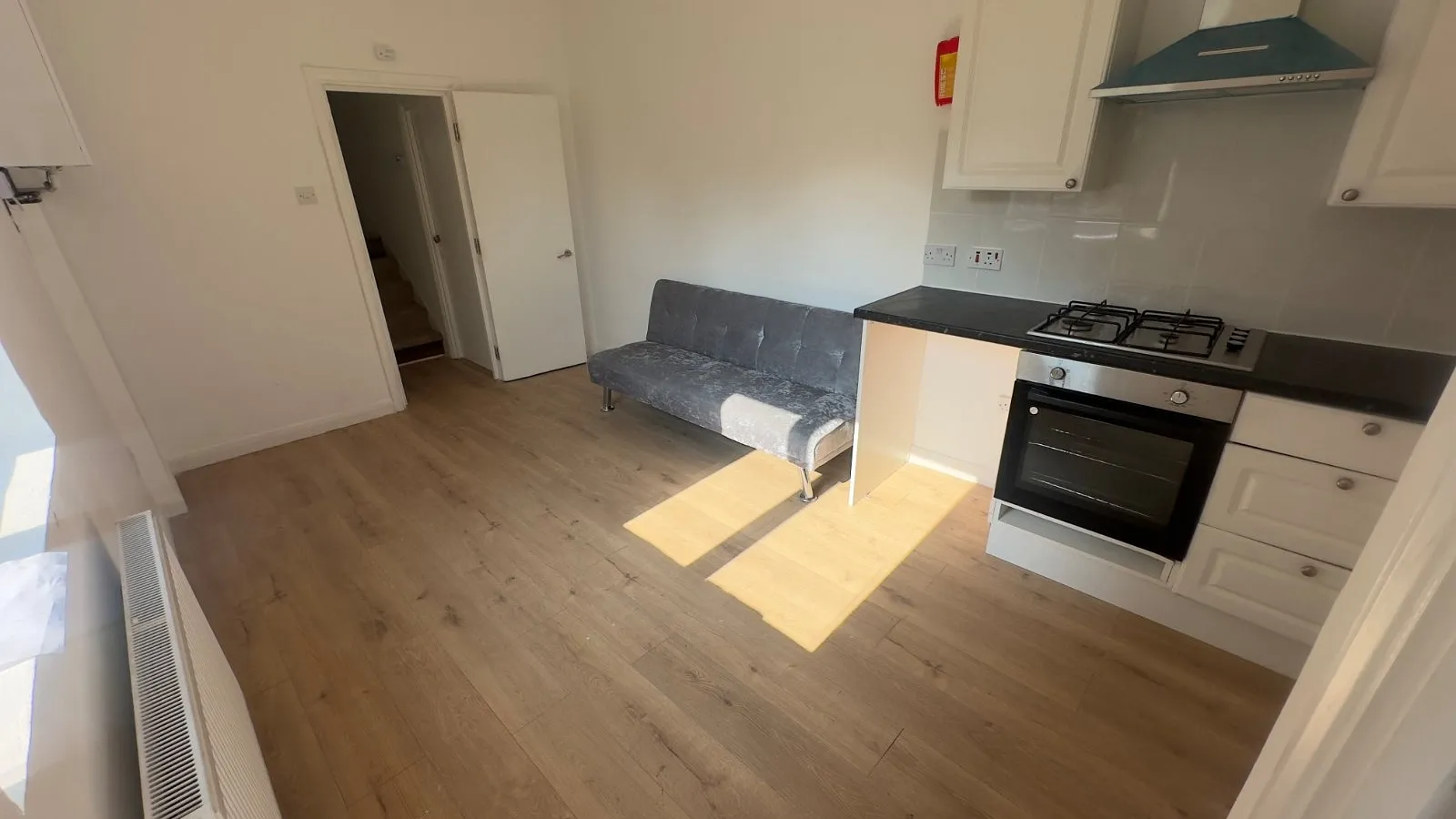 Flat Hewitt Road in Greater London
