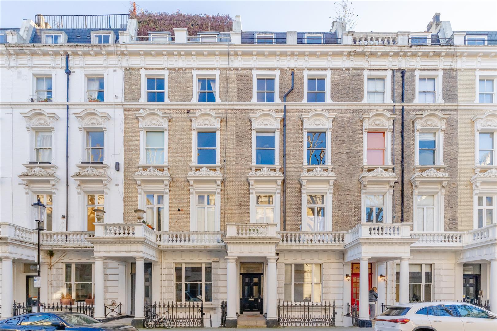 Flat Linden Gardens in Greater London