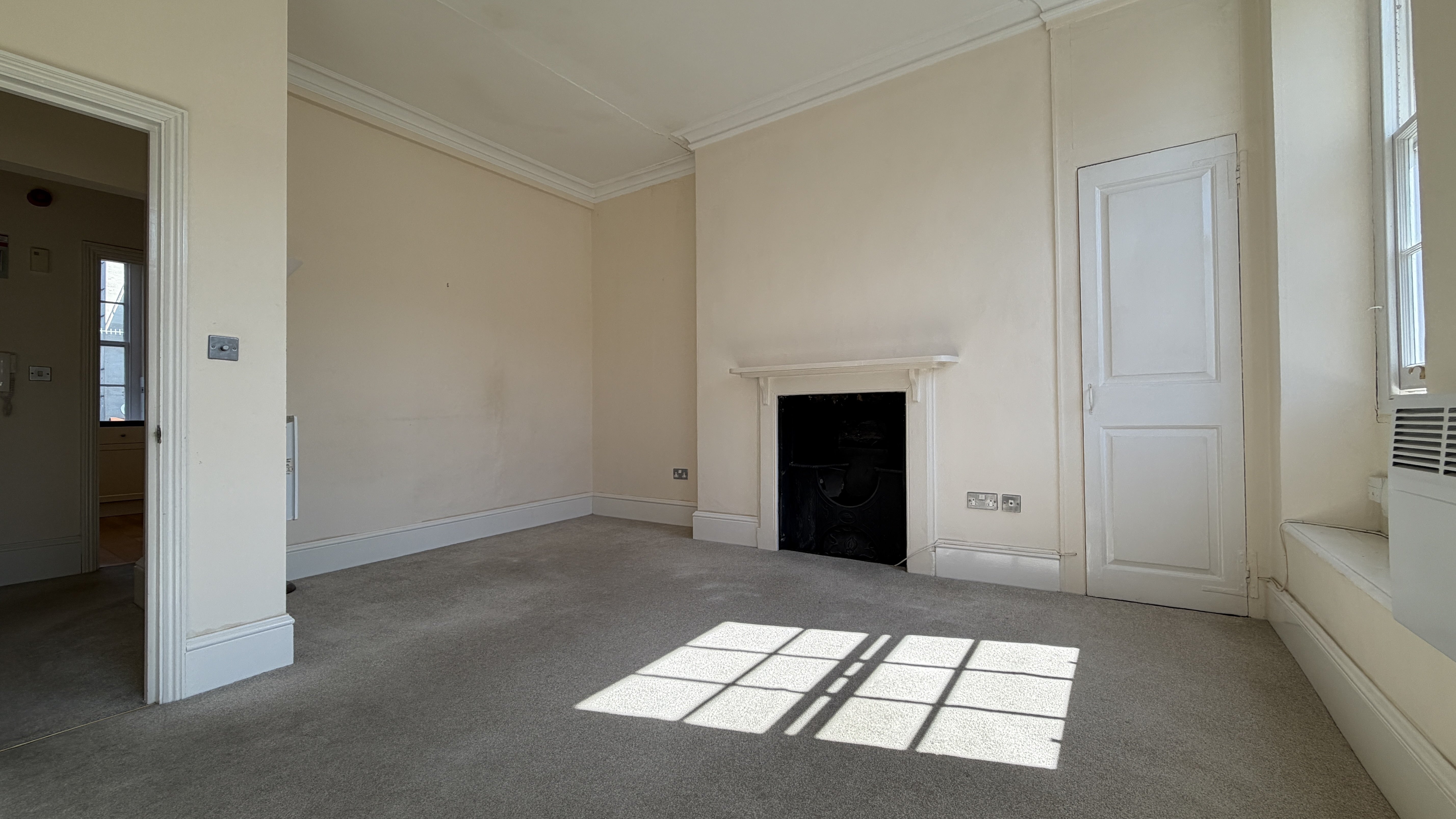Flat Orchard Street in Bristol