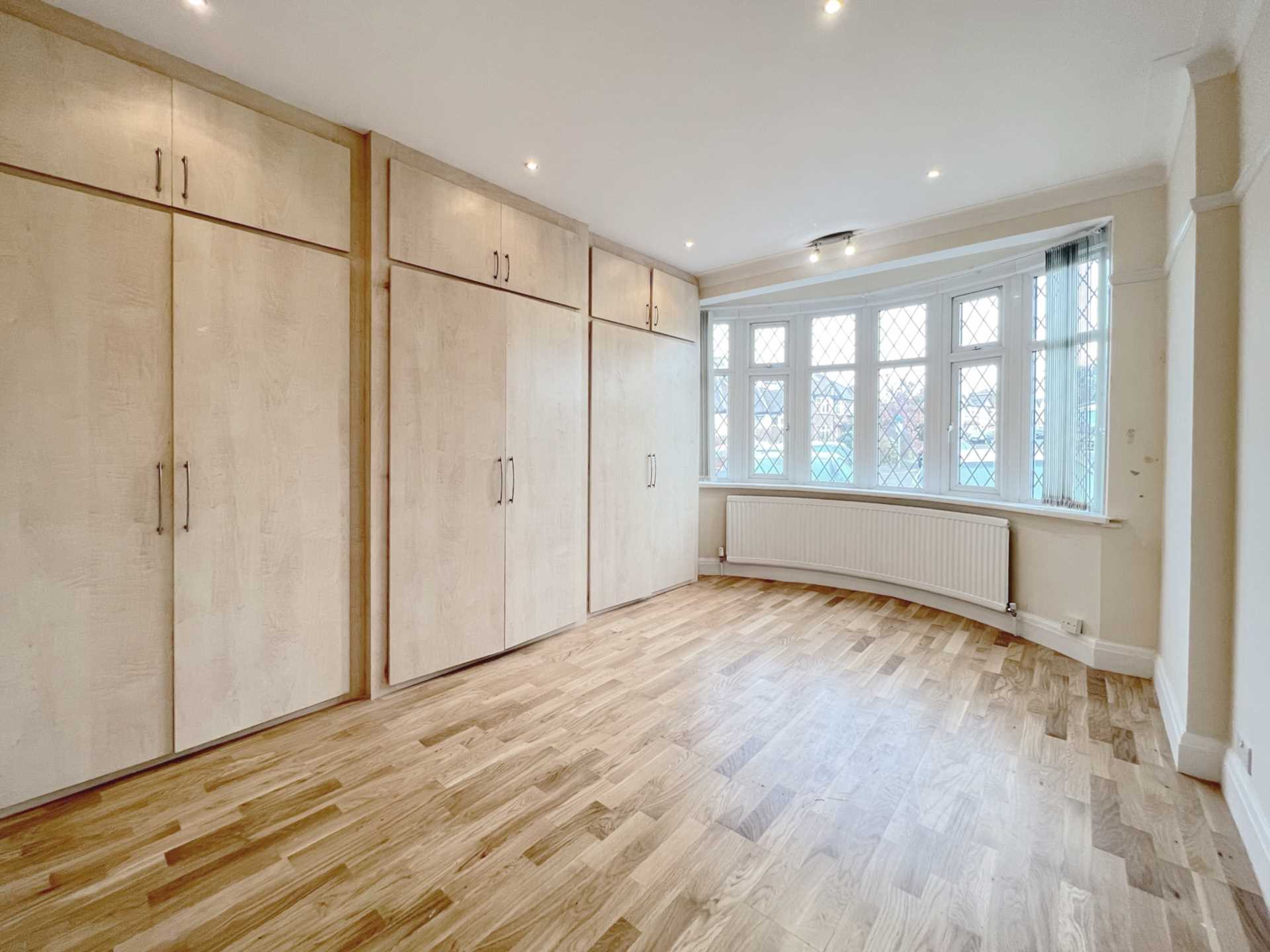 House Woodside Close in London