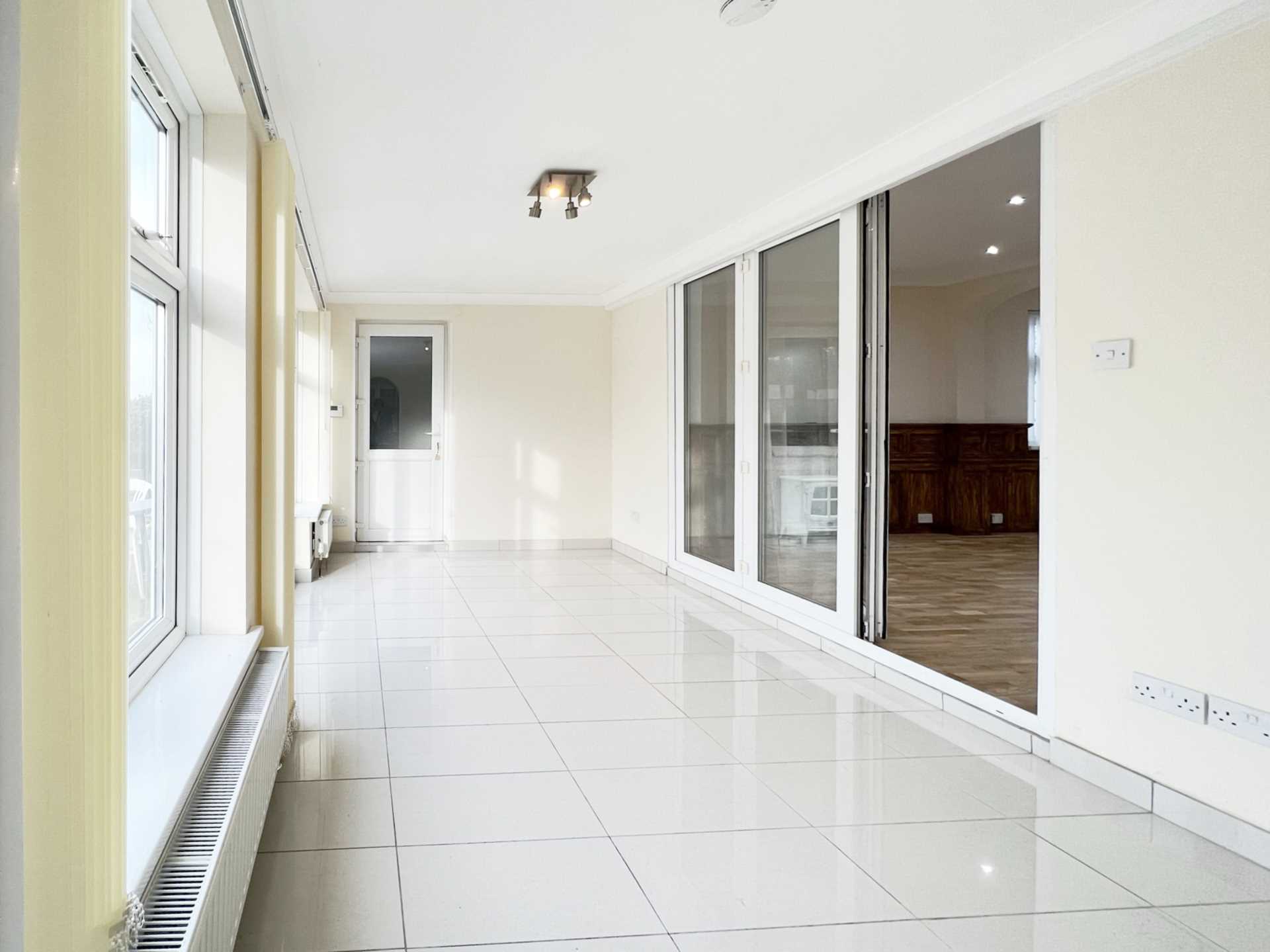 House Woodside Close in London