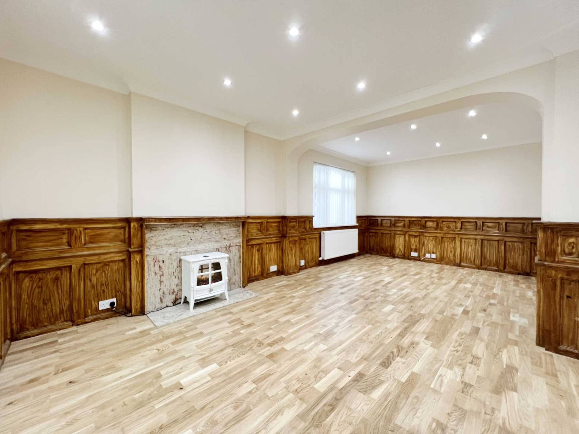 House Woodside Close in London