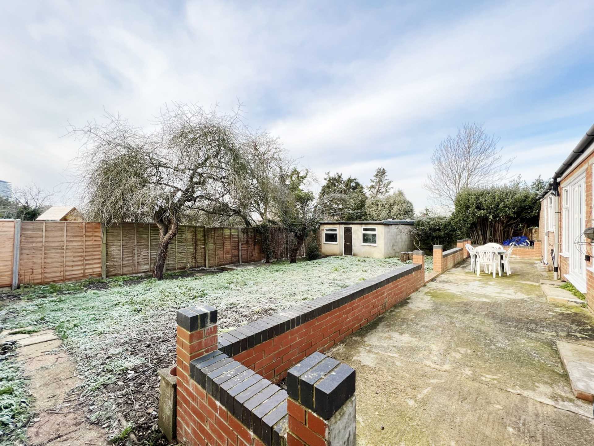 House Woodside Close in London
