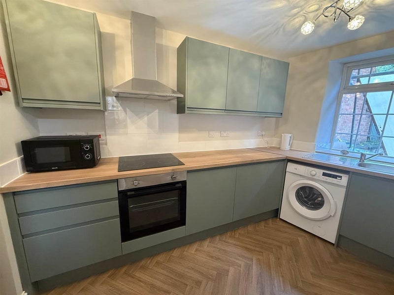 Room Sherwood Street in Mansfield Woodhouse
