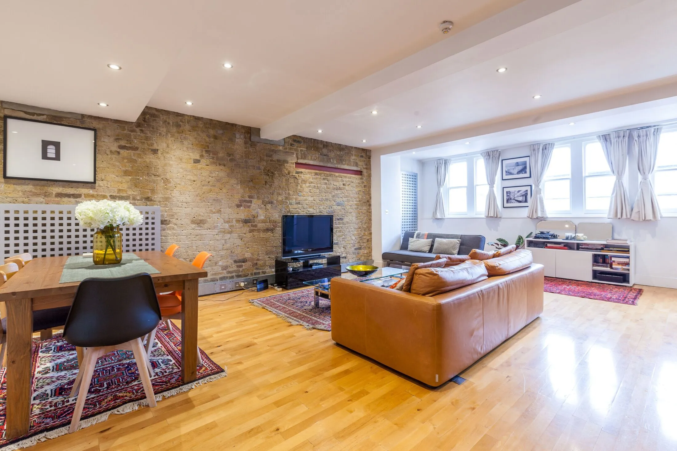 Flat Kingsland Road in Greater London