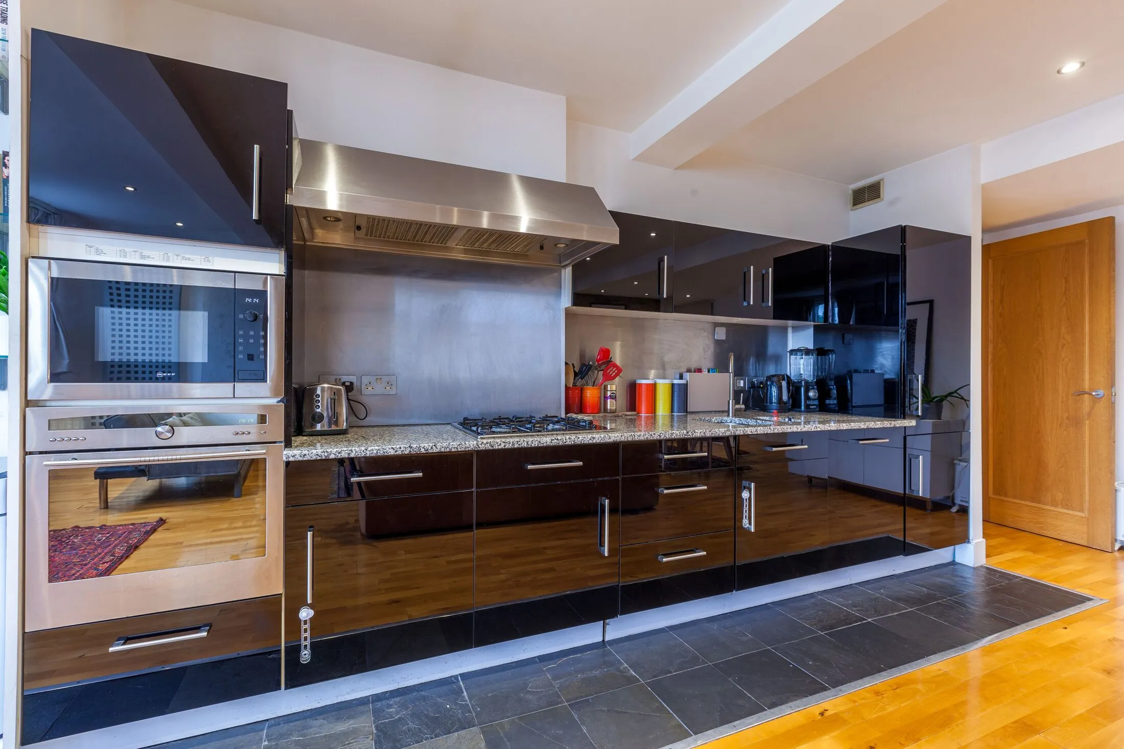 Flat Kingsland Road in Greater London