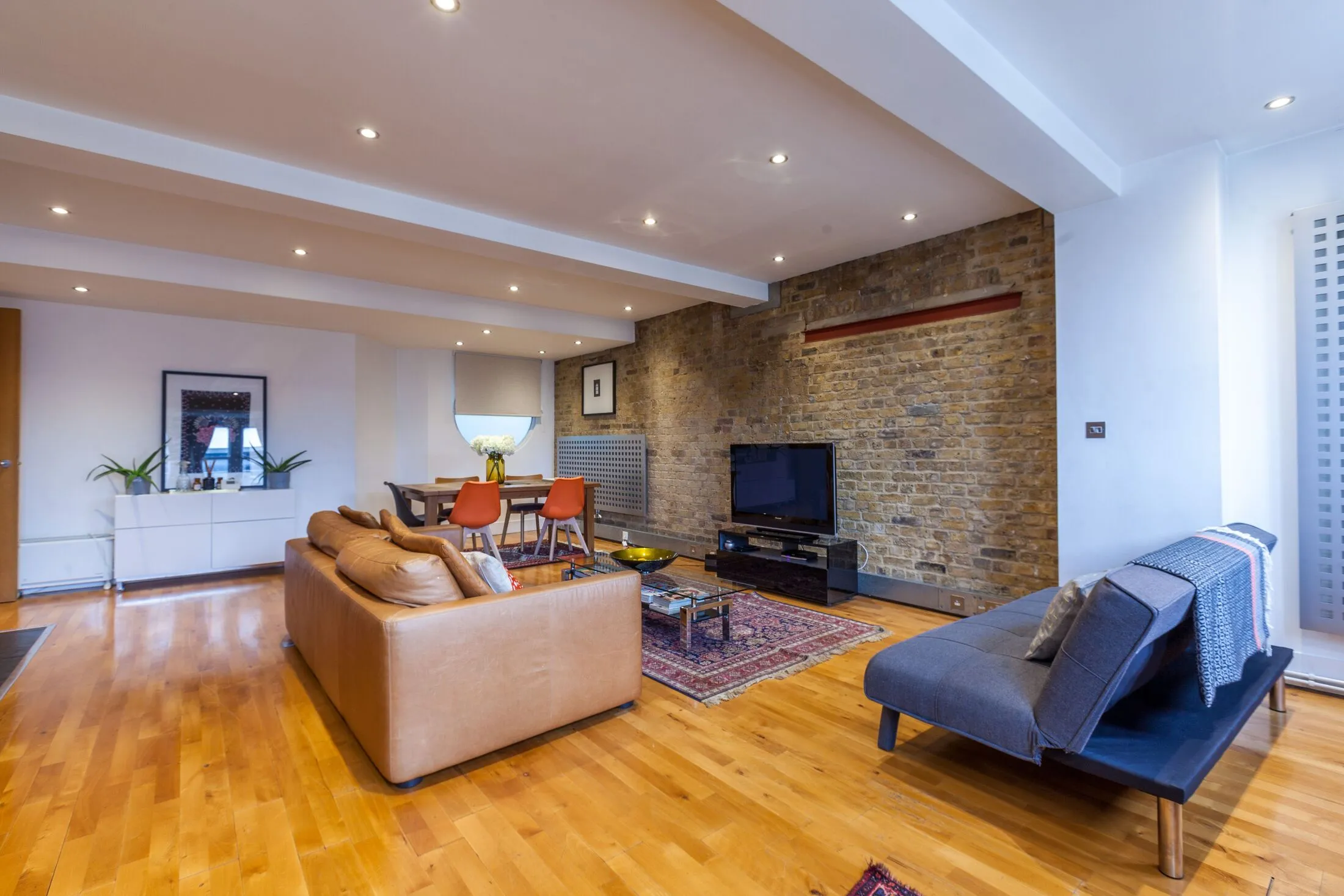 Flat Kingsland Road in Greater London
