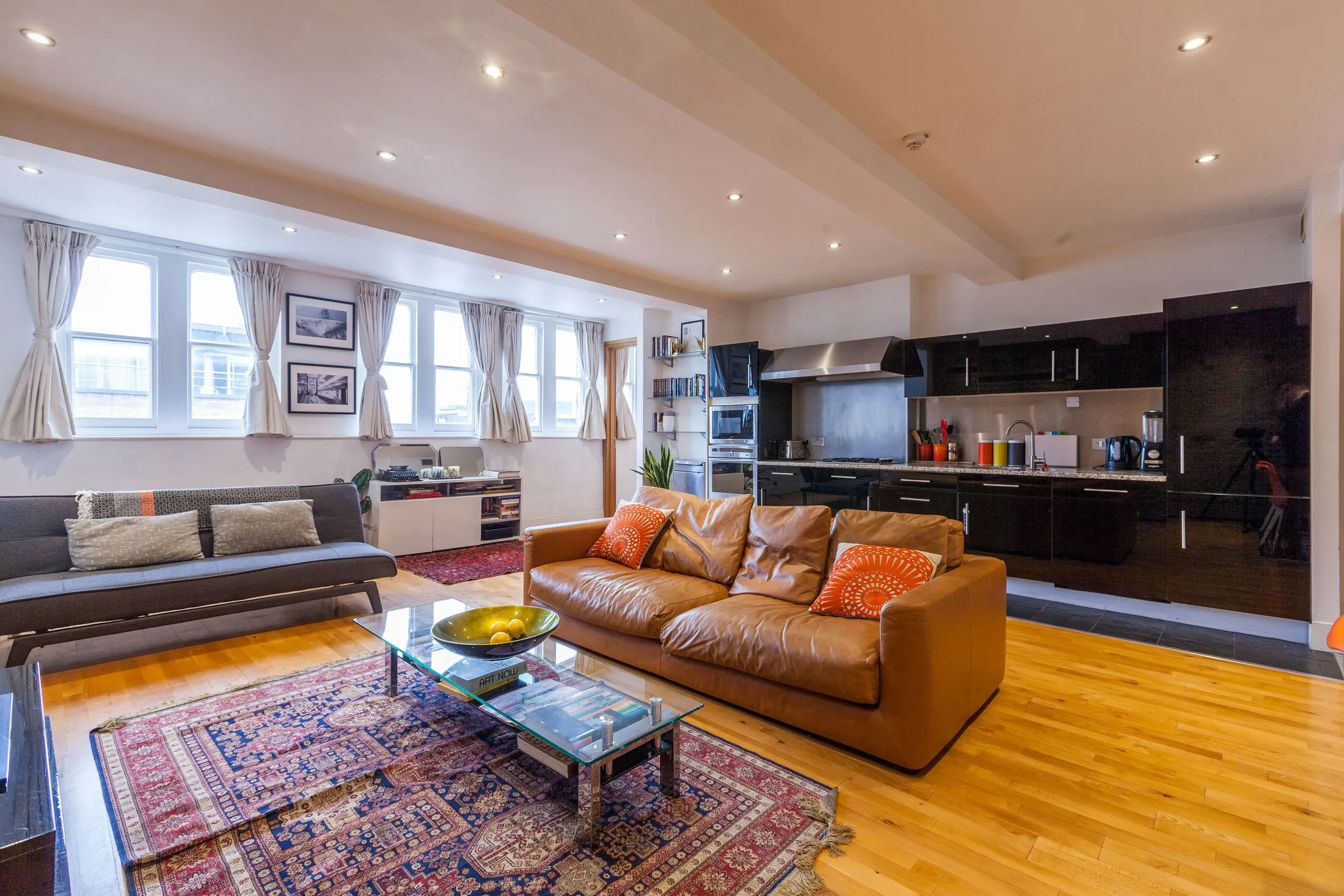 Flat Kingsland Road in Greater London