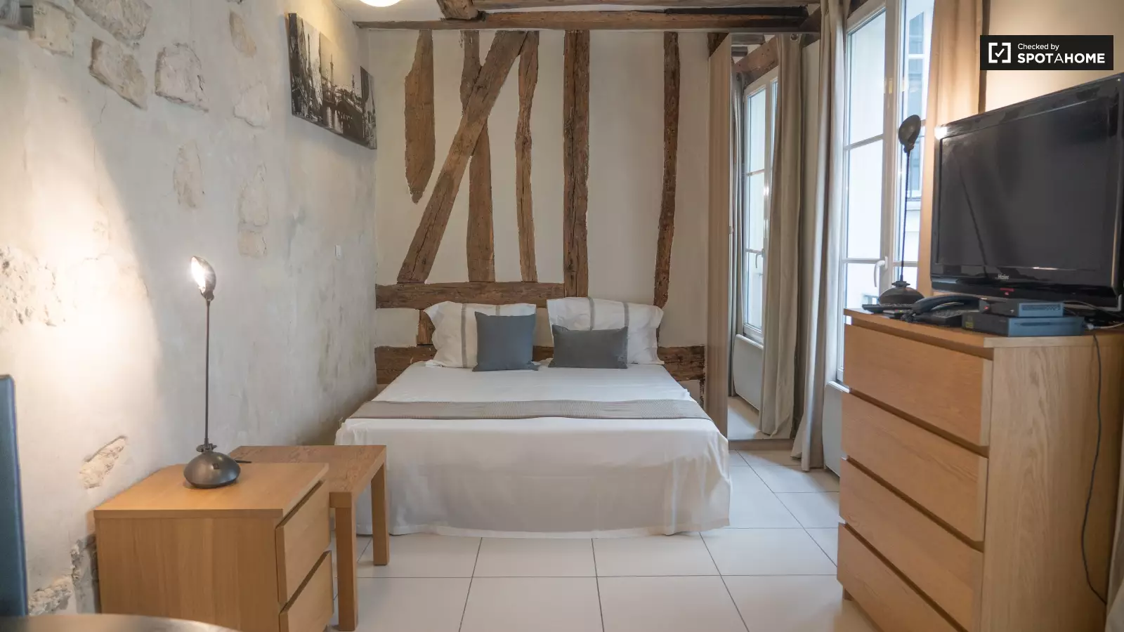 Flat Rue Dauphine in Paris