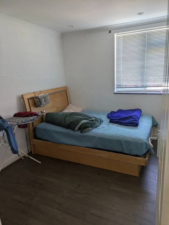 Room High Street in Slough