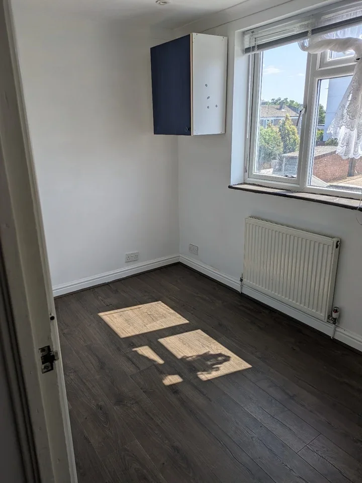 Room High Street in Slough