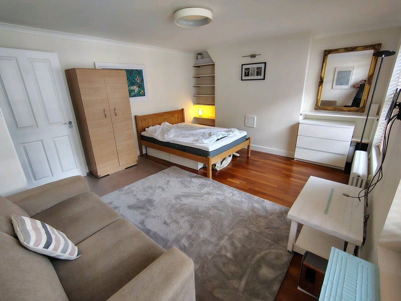 Room Vauxhall Walk in Greater London